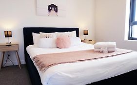 Lovely Home In Midtown Box Hill With Two Bedrooms